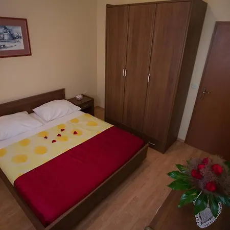 Apartments With Parking Space Orebic, Peljesac - 4500