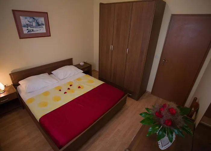 Apartments With Parking Space Orebic, Peljesac - 4500