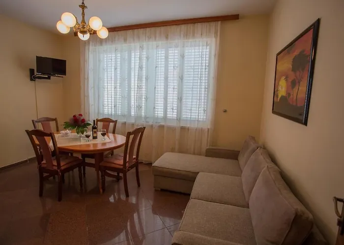 With Parking Space Orebic, Peljesac - 4500 Orebić